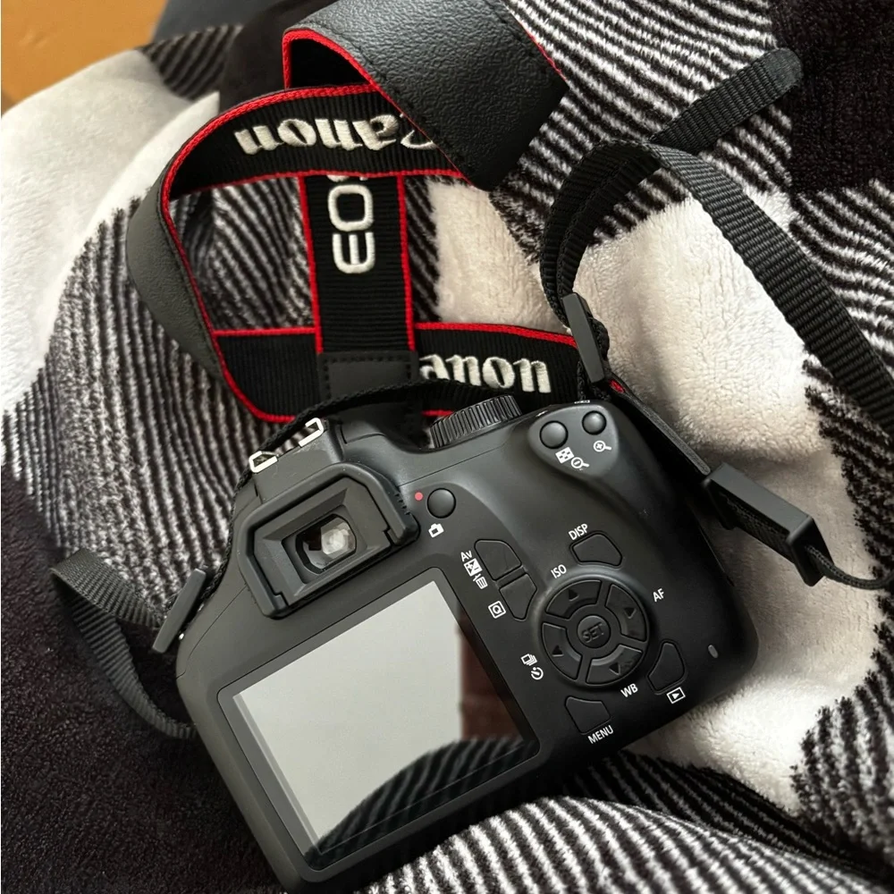 Canon EOS Rebel T100